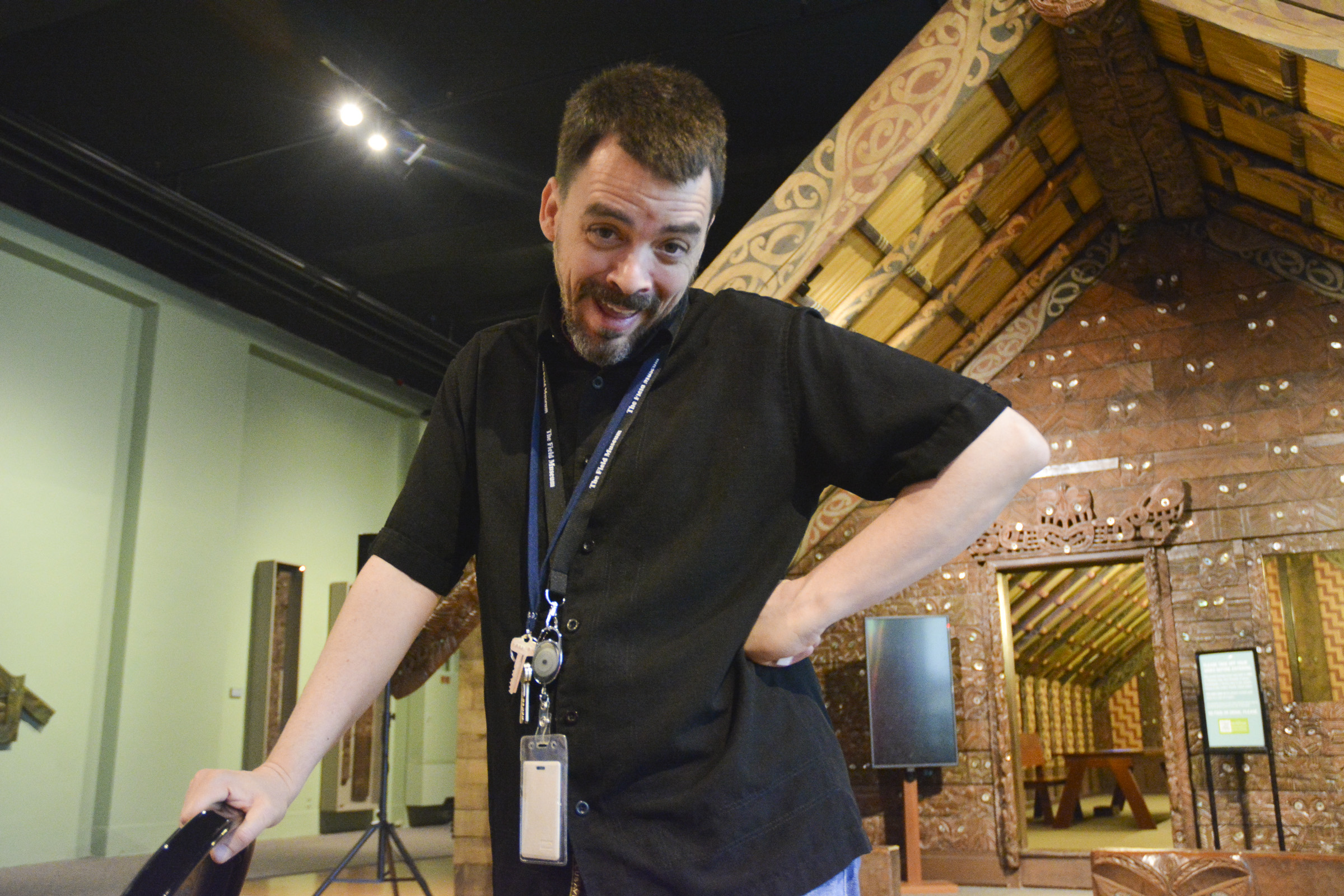 Neal Matherne in the Marae at the start of the first Homeland Memories Event. (c) Field Museum of Natural History - CC BY-NC 4.0